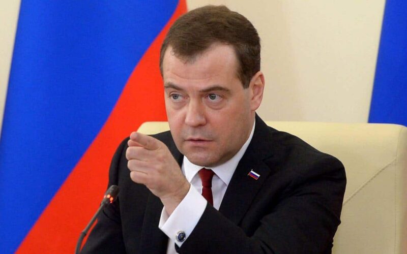 Medvedev minaccia l’uso delle armi nucleari se l’Ucraina avanza