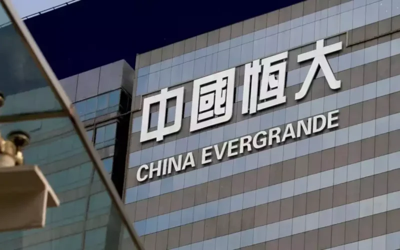 Evergrande in Caduta Libera alla Borsa di Hong Kong