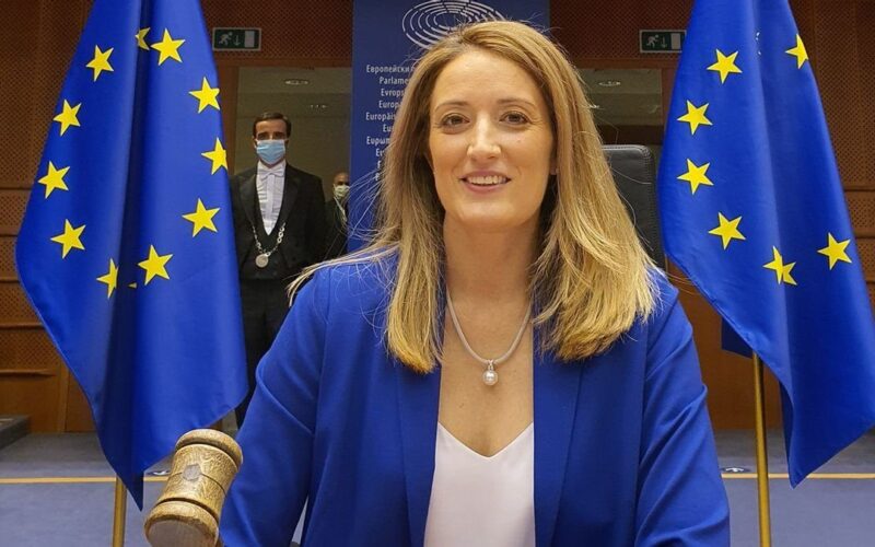 La Presidente del Parlamento Europeo Metsola: “L’Europa non può lasciare sola l’Italia di fronte alla crisi migratoria”
