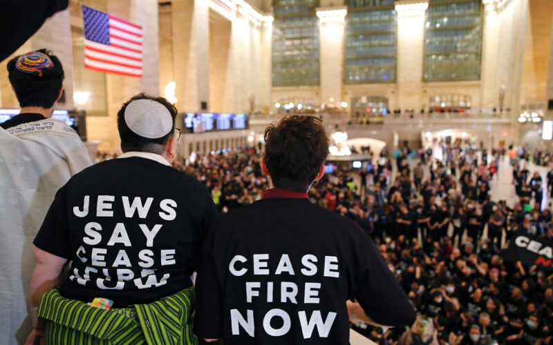 Manifestazione Pro-Palestinese al Grand Central Terminal di New York