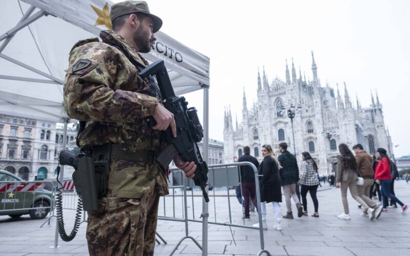 Egiziani arrestati per legami con l’ISIS: tra beneficenza e ‘critica politica’ si difendono in carcere