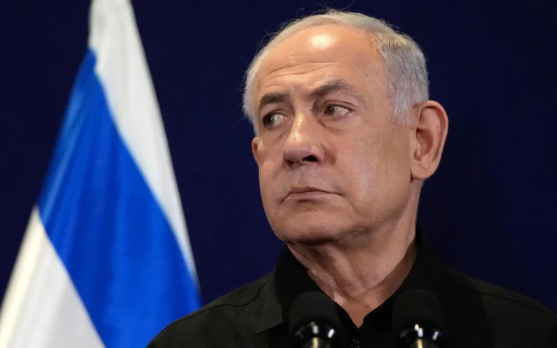 Netanyahu Critica la Sicurezza Nazionale Dopo l’Attacco di Hamas e Poi Ritratta