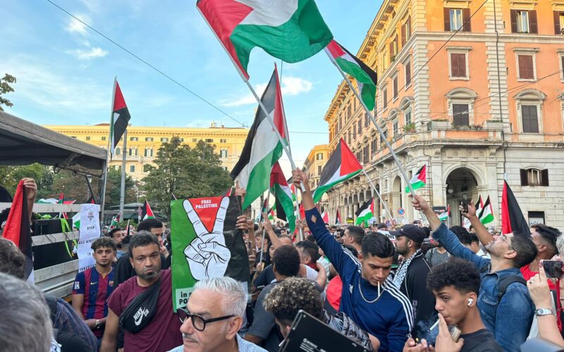 Manifestazione Pro-Palestina a Piazza Vittorio a Roma