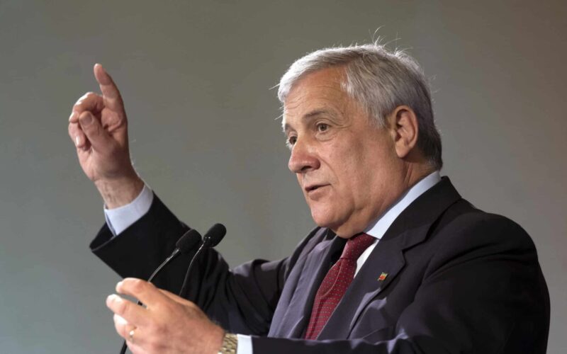 Tajani: allertata l’ambasciata per il rientro degli italiani