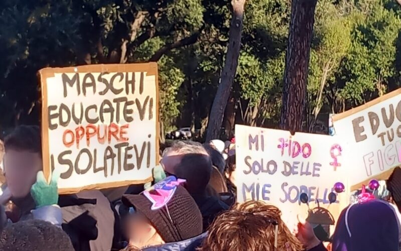 Dal Circo Massimo di Roma, un Corteo Fucsia Contro la Violenza sulle Donne