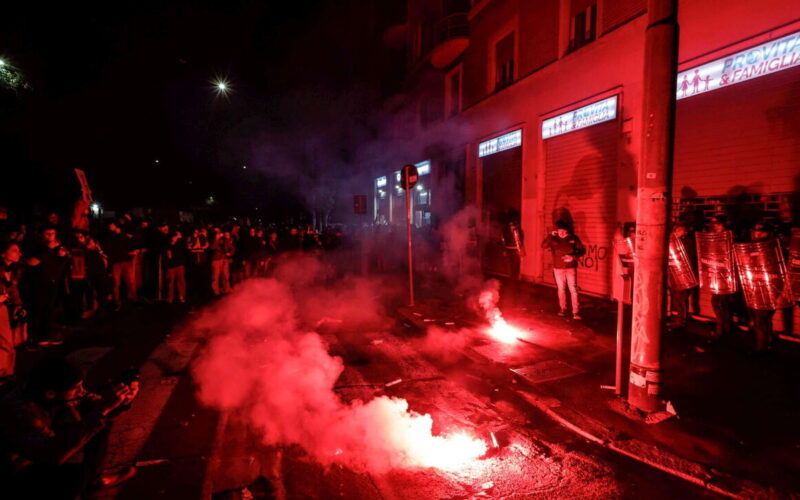 Corteo Antiviolenza si Trasforma in corteo politico: Scontri e Proteste Davanti alla sede dei Pro Vita