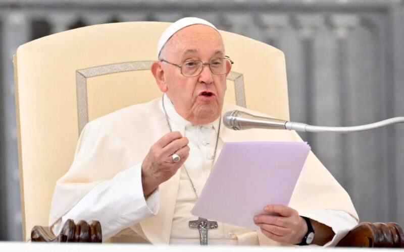 Papa Francesco sotto Critica per Commenti sul Conflitto Israele-Hamas