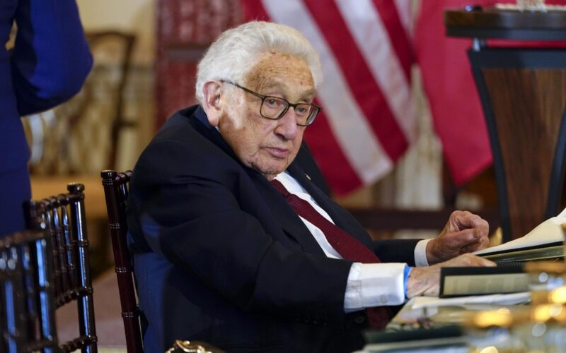 Morto Henry Kissinger: Un Secolo di Vita tra Diplomazia e Gestione del Potere