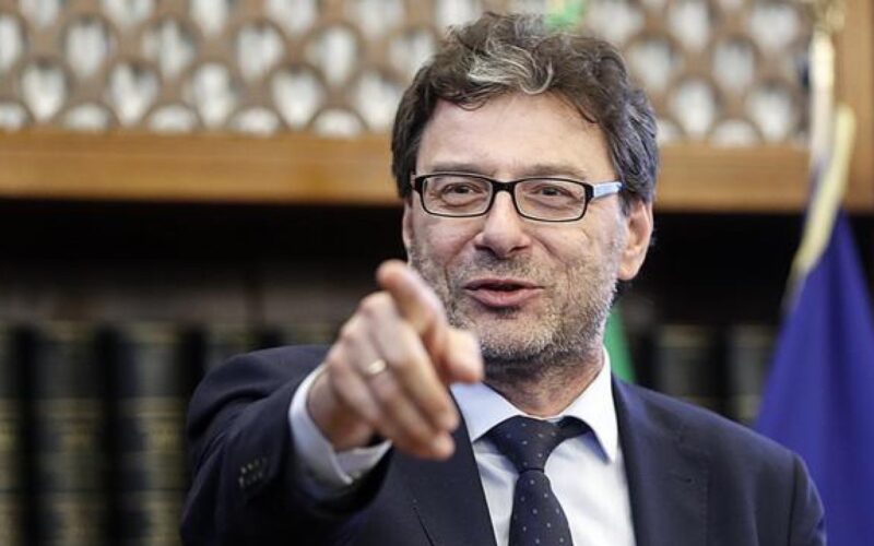 Giorgetti su MES e Patto di Stabilità: Necessità di Aggiornamenti in un’Europa in Evoluzione