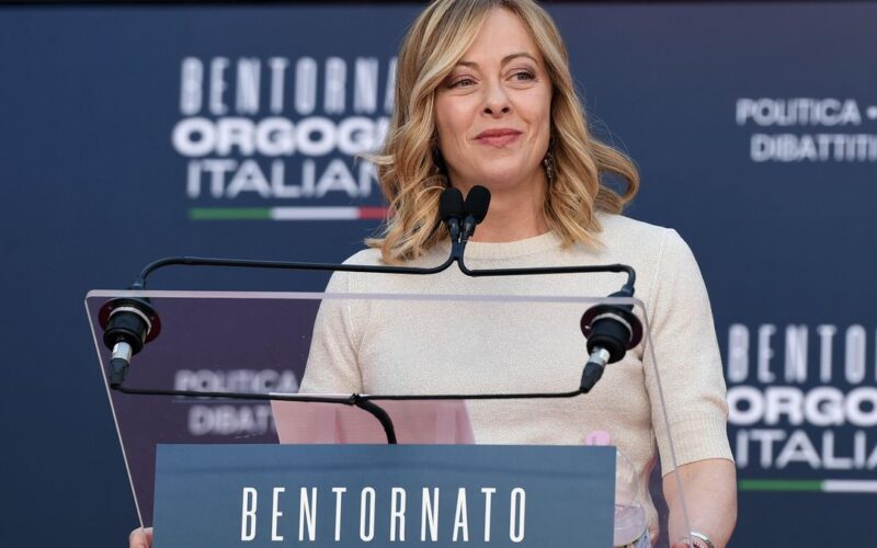 Giorgia Meloni in Corsa per le Europee 2024: Obiettivo Egemonia sulla Destra e Stacco Decisivo dal PD