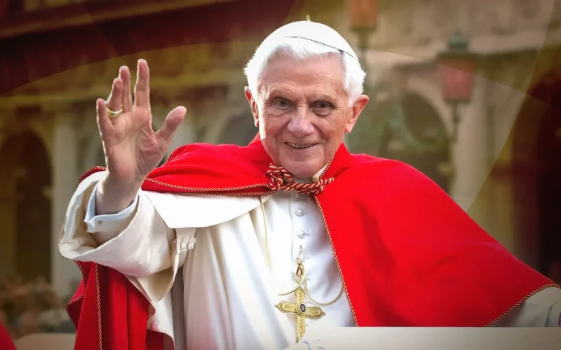 La Crisi della Chiesa Moderna: Dalla Restaurazione di Ratzinger al Modernismo del Suo Successore