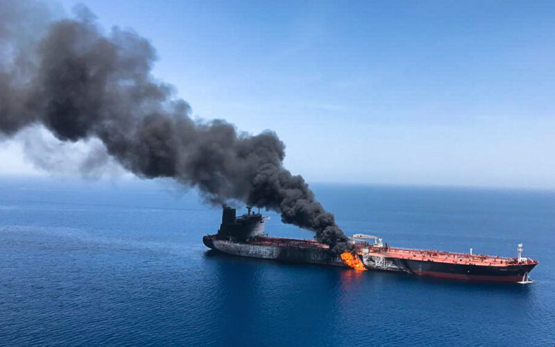 Blocco del Mar Rosso da Parte degli Houthi Potrebbe Provocare una Crisi Petrolifera per l’Occidente