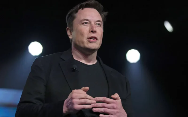 Elon Musk Chiede Maggiore Immigrazione Legale negli USA e Critica Politiche di Biden sull’Immigrazione Illegale