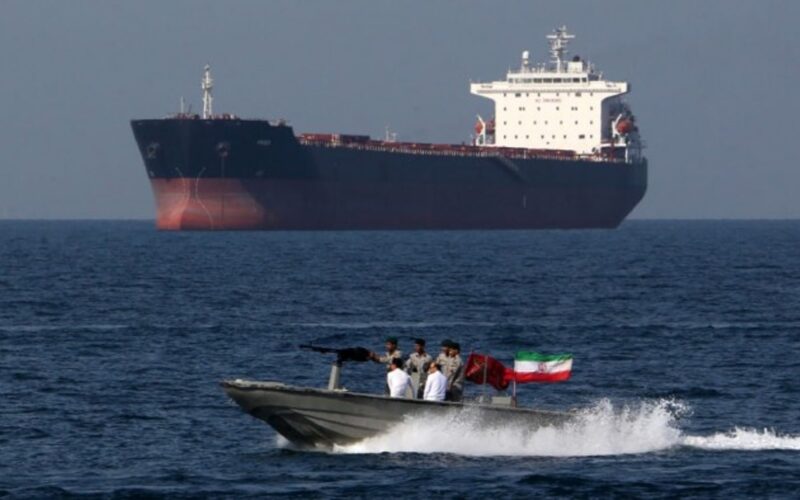 Crisi nel Golfo di Oman: Iran cattura petroliera americana, richiesta urgente di rilascio da parte degli Stati Uniti