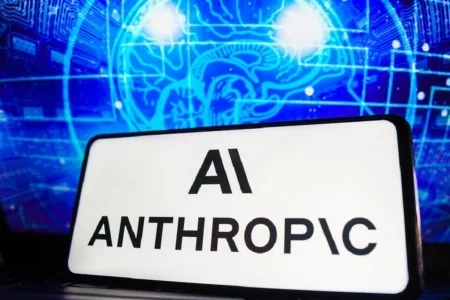 Amazon raddoppia su Anthropic: 8 miliardi per sfidare OpenAI