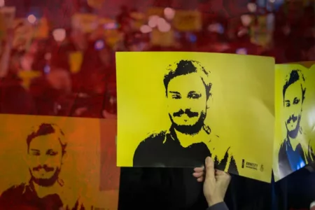 Caso Regeni, nuove testimonianze sulle torture: “Scosse elettriche e interrogatori spietati”