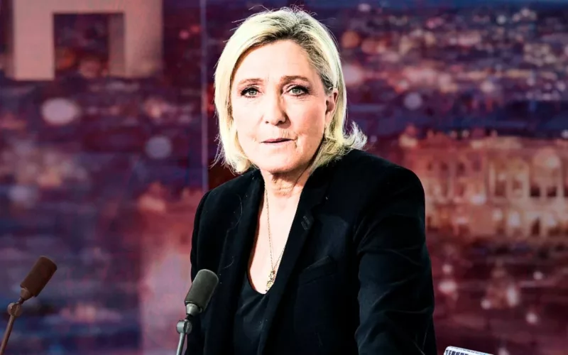 Le Pen: “Macron divide il Paese e ignora il popolo”