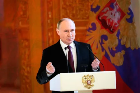 Putin: 25 Anni di Potere tra Sfide Globali e Nuove Strategie nel Mediterraneo