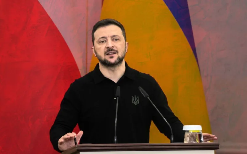 Zelensky ammette: “Non possiamo riprendere Crimea e Donbass”