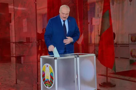 Lukashenko rieletto: settimo mandato consecutivo