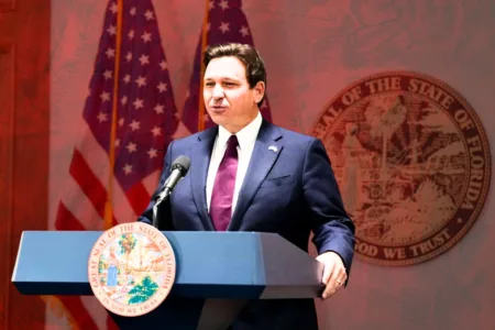 Ron DeSantis contro il Governatore della California